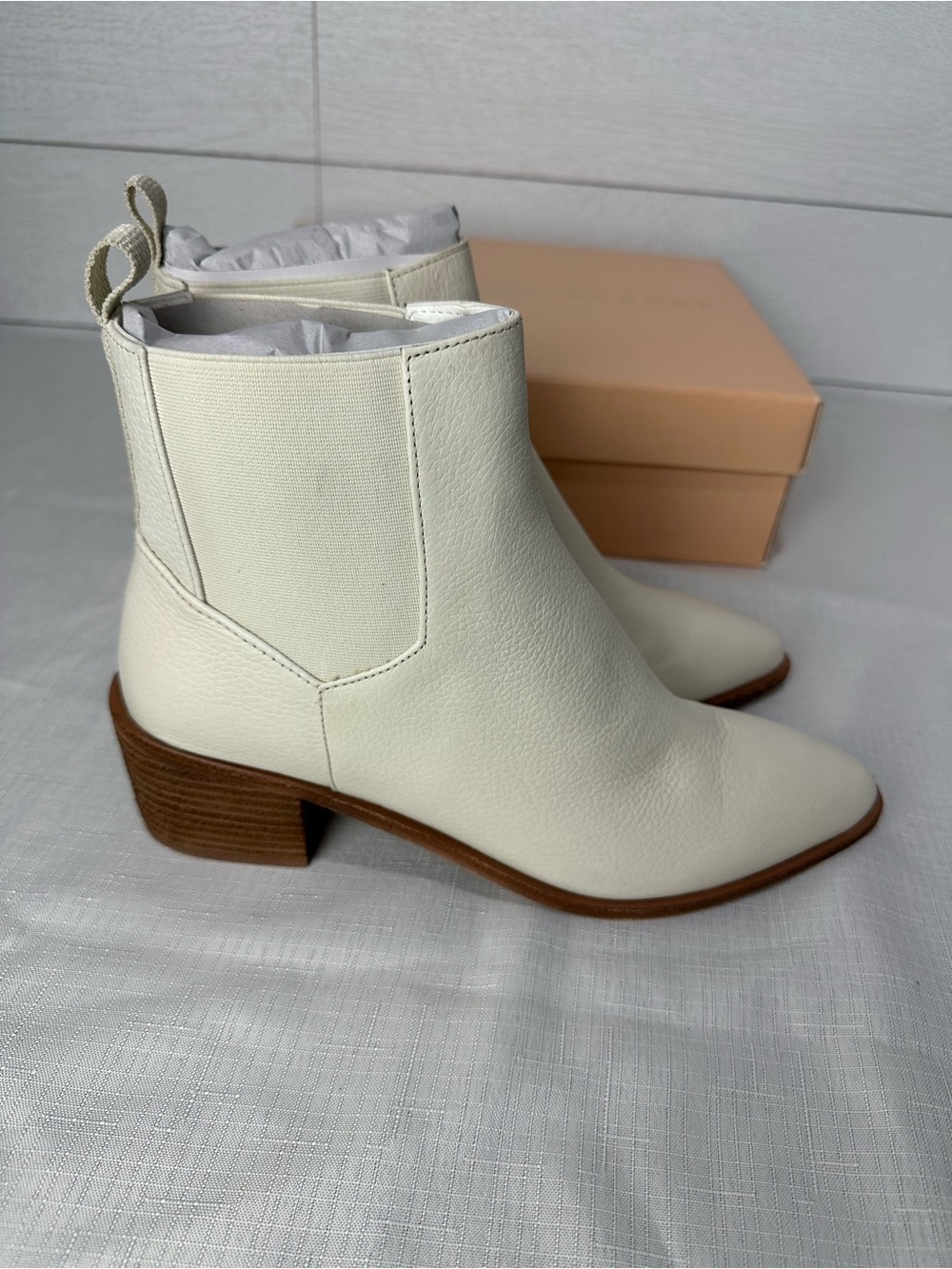 NEW Chinese Laundry Filip Softy Cow Bootie Size 9 - Picture 3 of 8